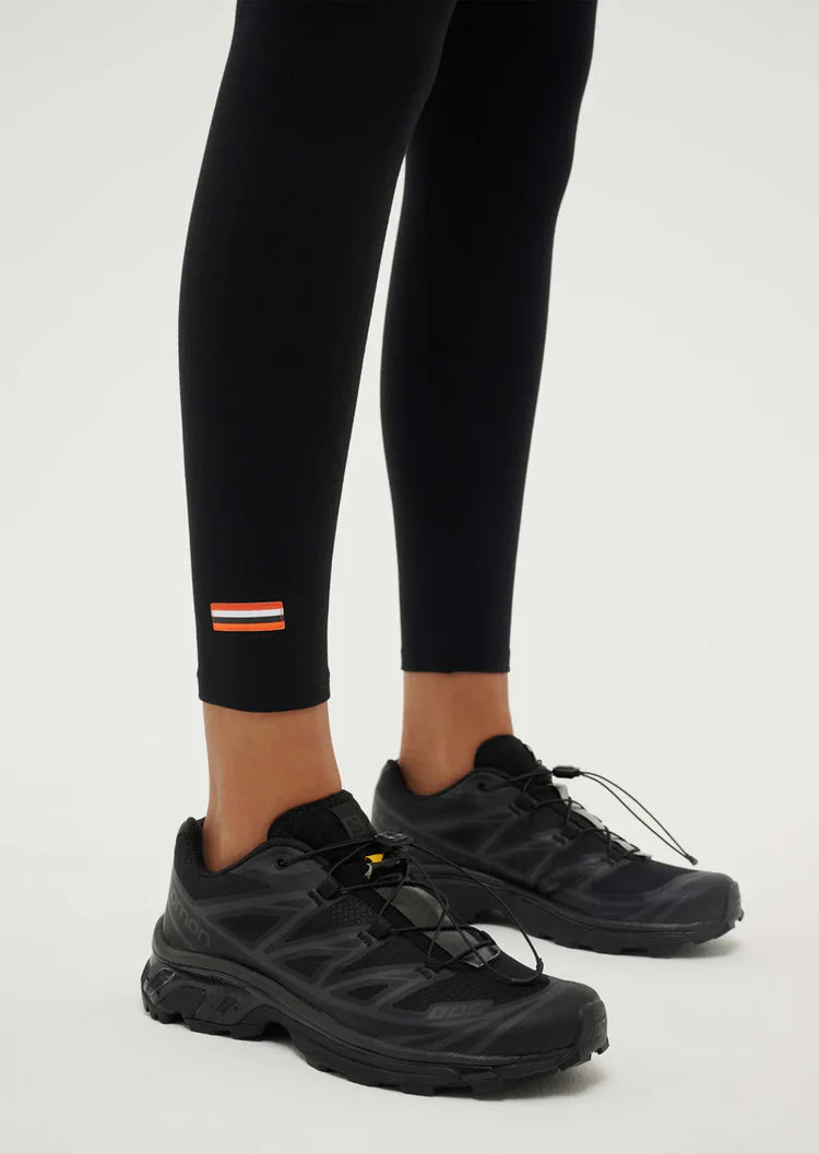 Recharge legging in black